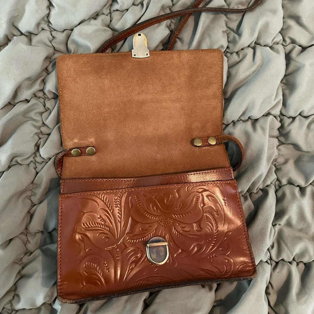 Patricia Nash Leather Crossbody Bag - Picture 3 of 5